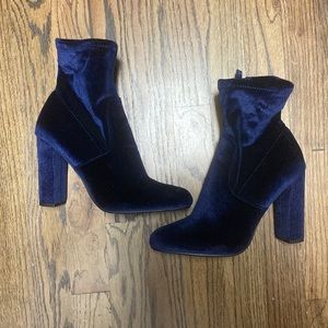 Steve Madden blue velvet “Edit” bootie
